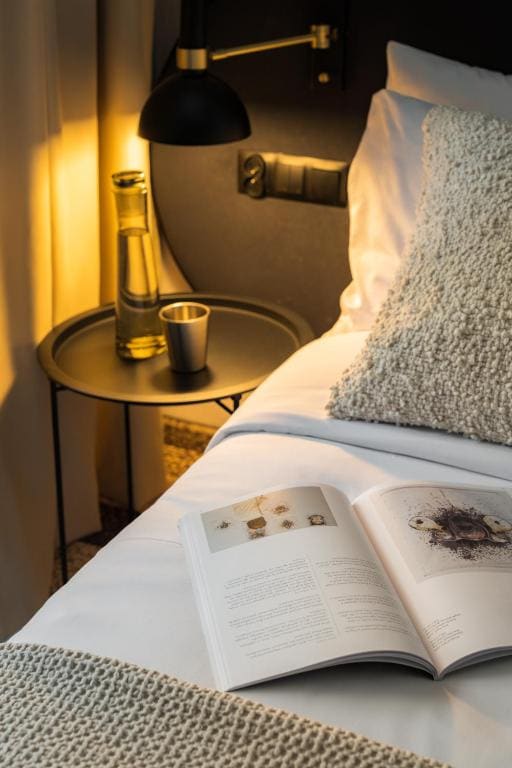 Deluxe Double Room with Bath – Zinar SPA pool & sauna access included room - Image 3