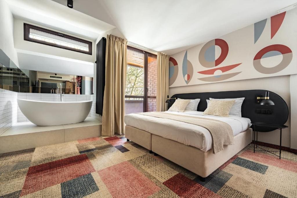 Deluxe Double Room with Bath – Zinar SPA pool & sauna access included room - Image 1
