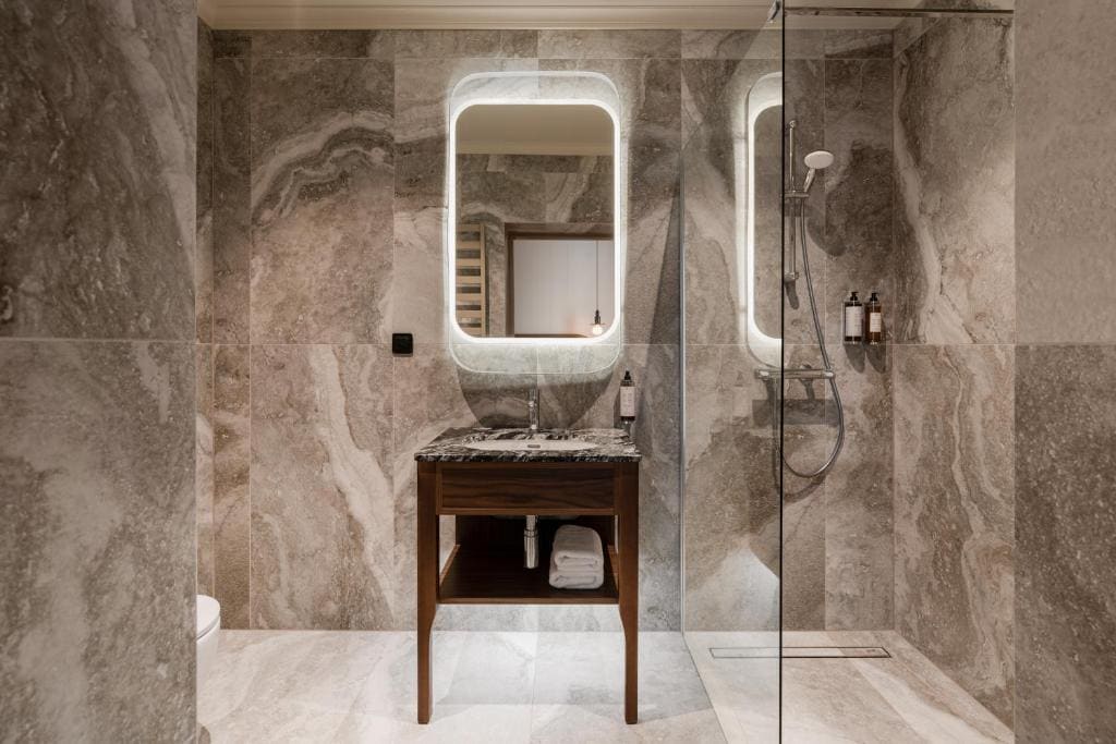 Deluxe Room in the Castle - Zinar SPA pool & sauna access included room - Image 2