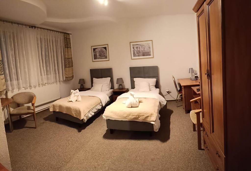 Standard Twin Room room - Image 2