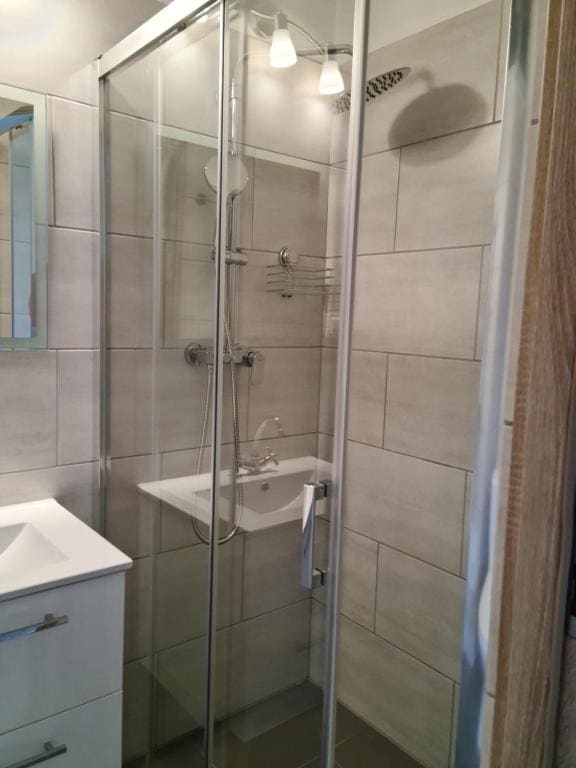 Apartment - Ground Floor room - Image 2