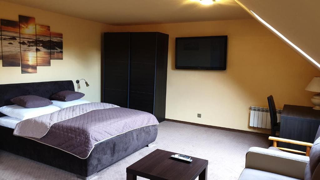 Studio with Sofa Bed room - Image 1