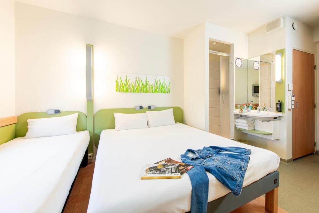 Standard Double Room with Extra Bed room - Image 1