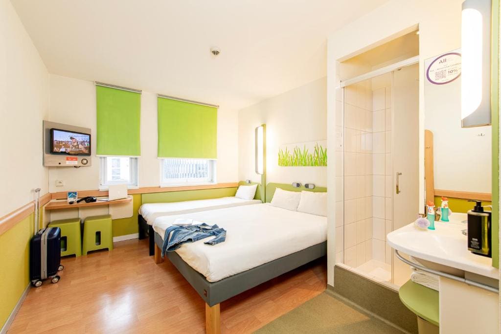 Standard Double Room with Extra Bed room - Image 2