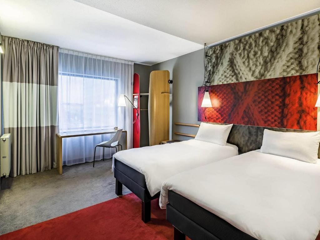 Standard Room with 2 Beds room - Image 2