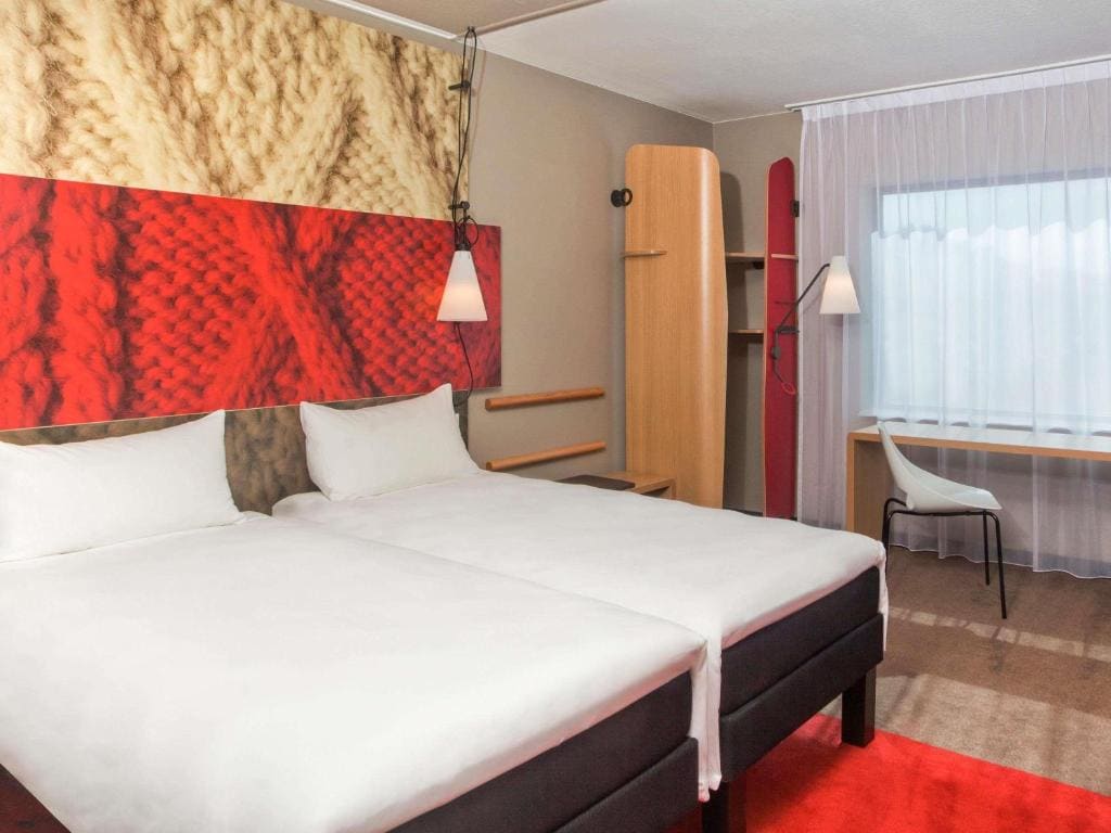 Standard Room with 2 Beds room - Image 1