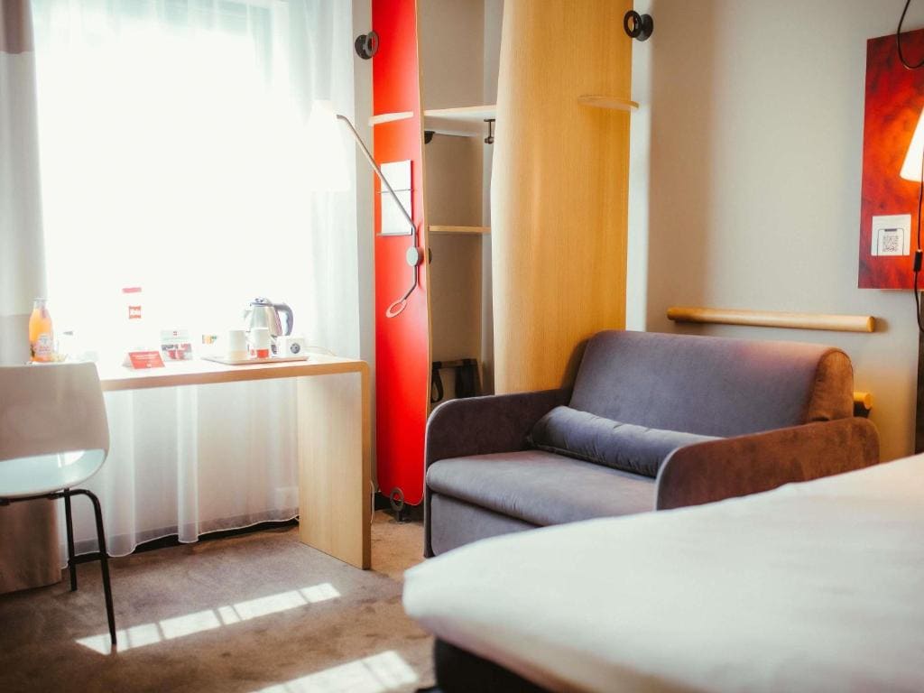 Standard Room with One Double Bed and Single Sofa Bed room - Image 1