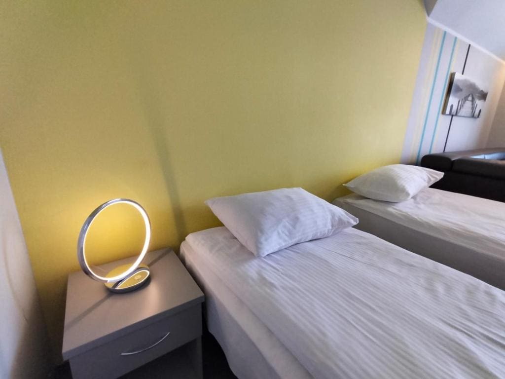 Apartment room - Image 3