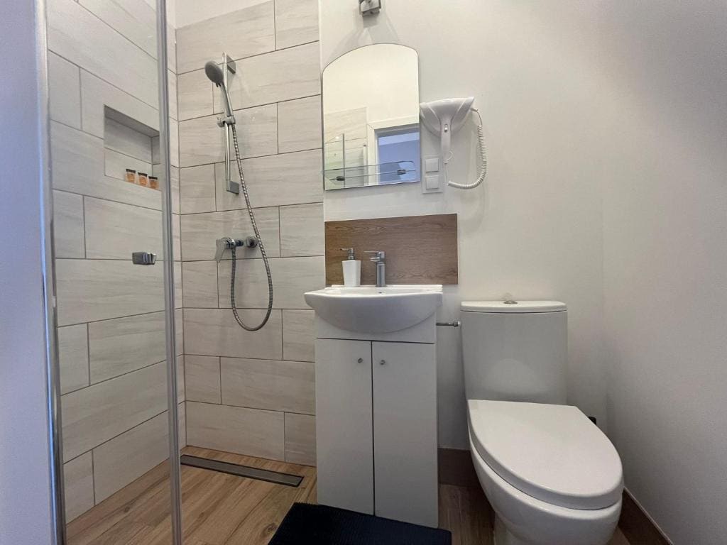 Triple Room with Private Bathroom room - Image 3
