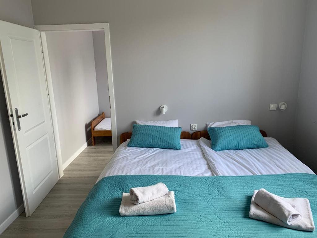 Quadruple Room with Private Bathroom room - Image 2