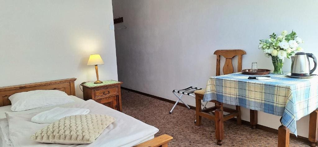 Single Room with Bathroom room - Image 1