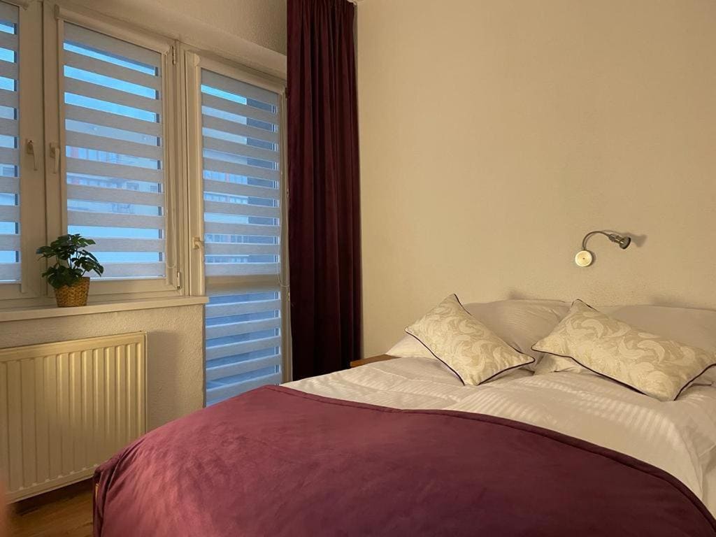 Small Double Room room - Image 1