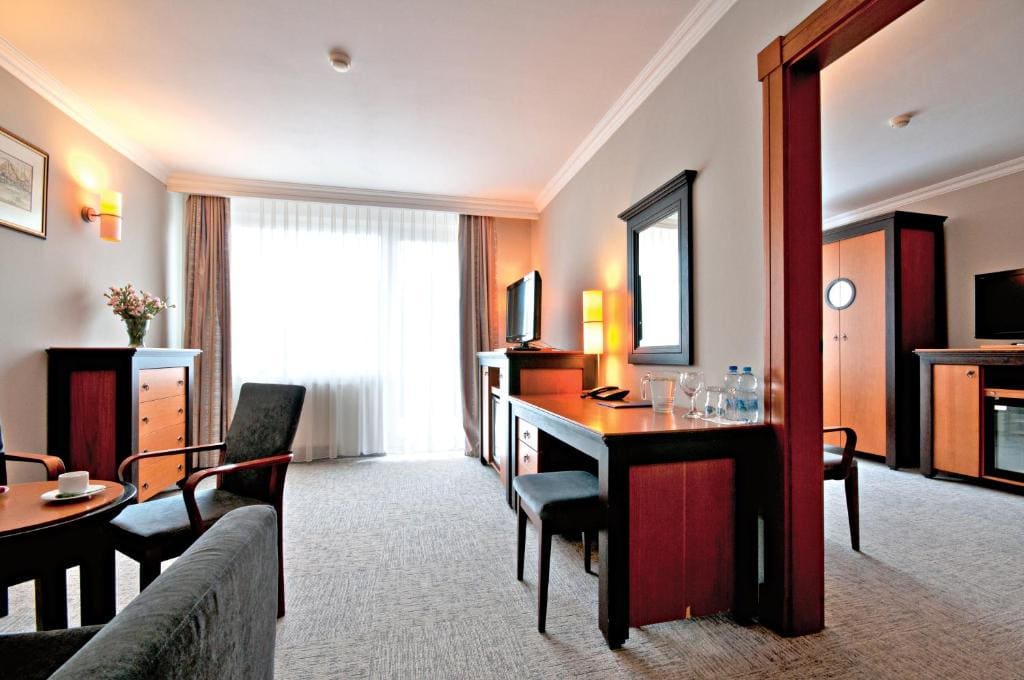 Apartment room - Image 2