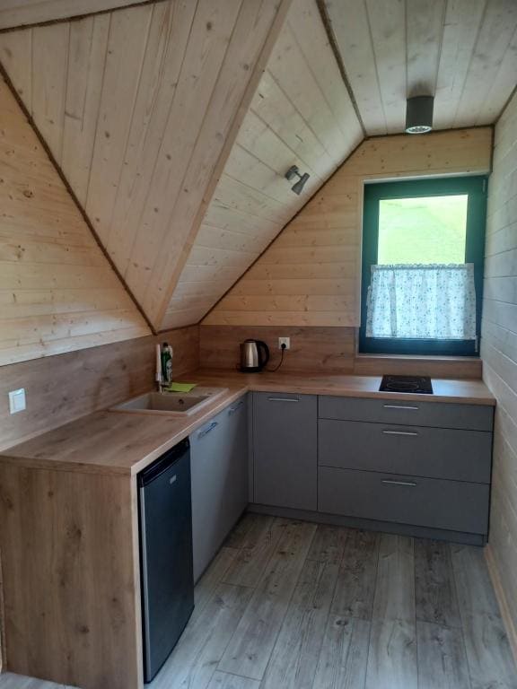 One-Bedroom Apartment with Spa Bath room - Image 1