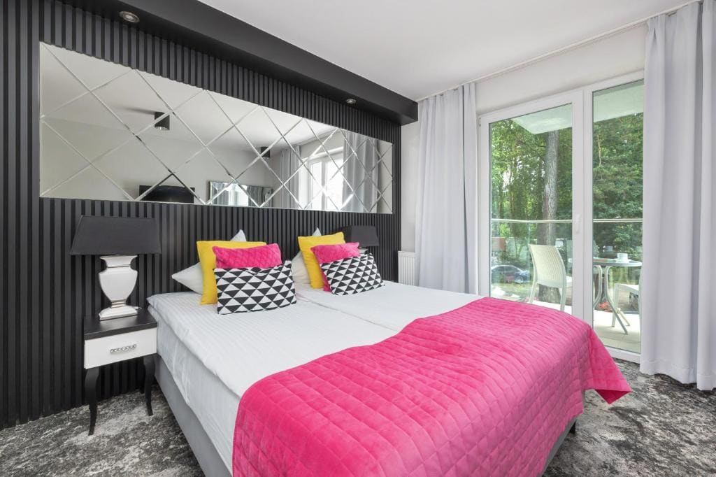 Double Room with Balcony room - Image 3