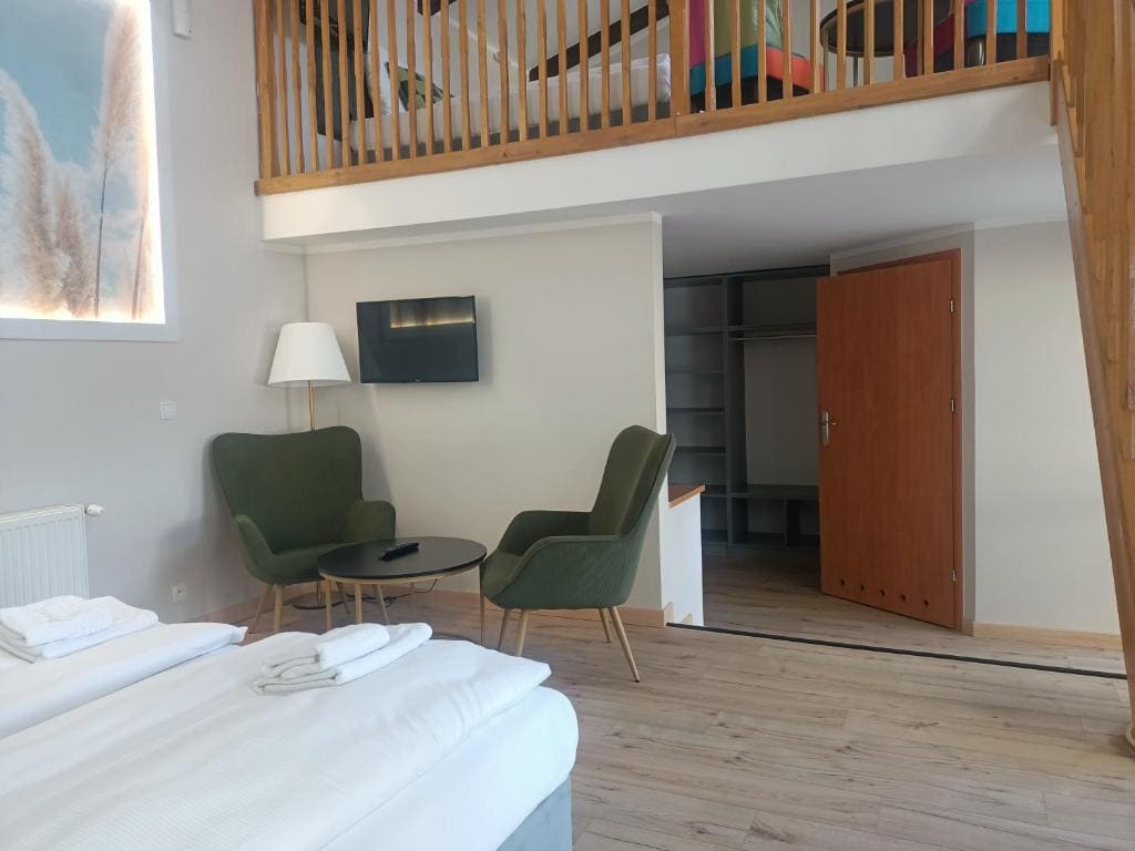 Studio with Balcony room - Image 2