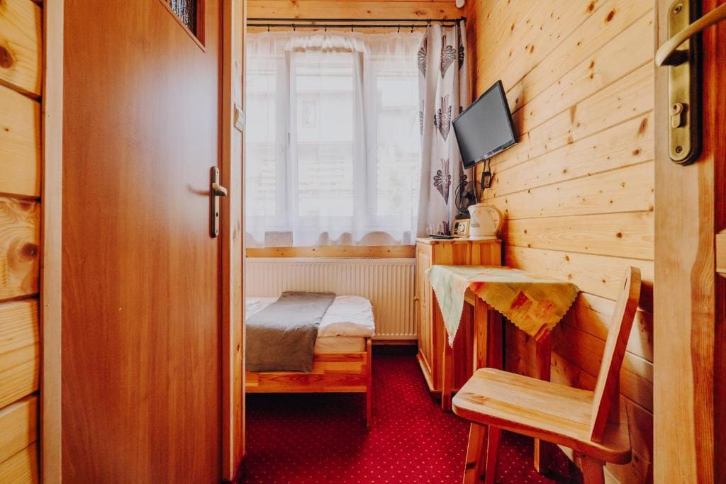 Twin Room with Mountain View room - Image 2