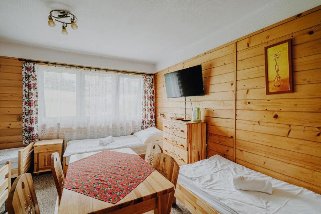 Quadruple Room with Mountain View room - Image 3