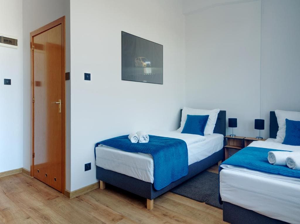 Standard Twin Room room - Image 1