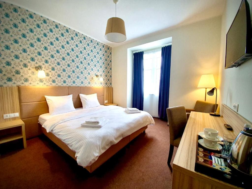Studio Apartment room - Image 3