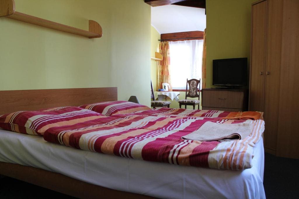 Double Room with Balcony room - Image 3