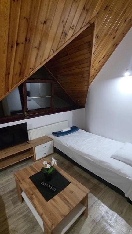 Small Double Room room - Image 3