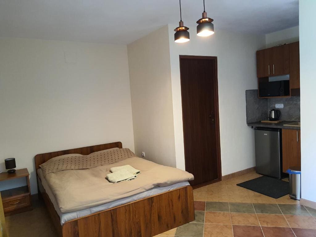 Double Room with Lake View room - Image 2