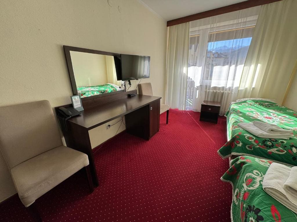 Twin Room with Balcony room - Image 1