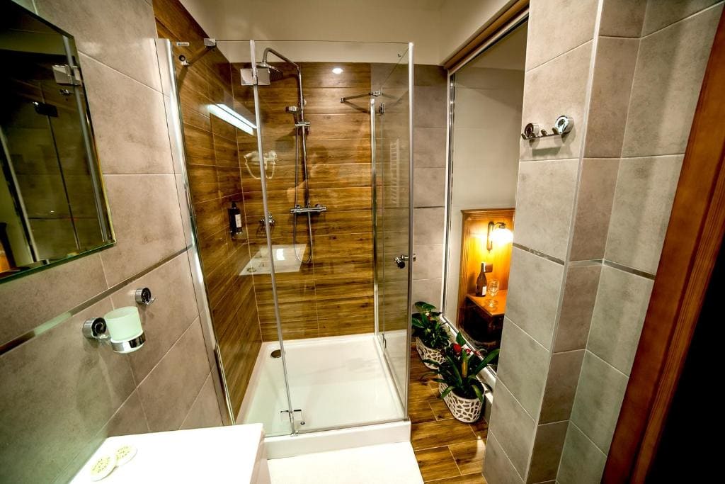 Deluxe Double or Twin Room room - Image 2