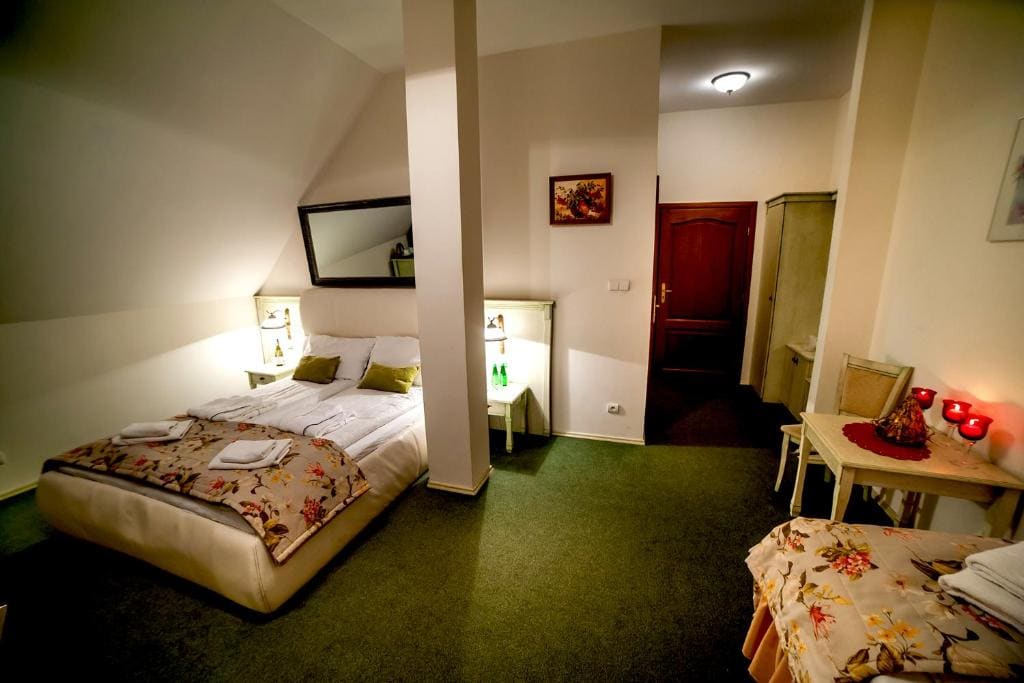 Standard Triple Room room - Image 1