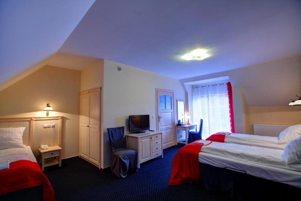 Superior Triple Room room - Image 1
