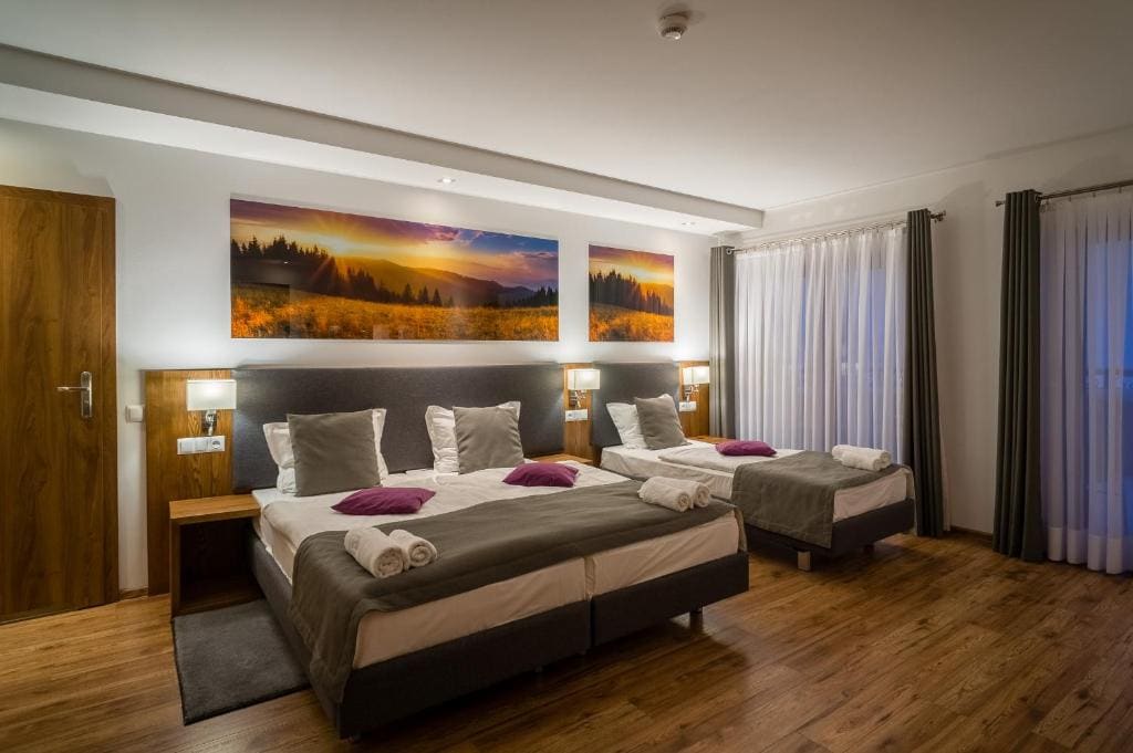 Standard Triple Room room - Image 2