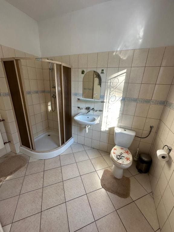 Small Single Room room - Image 1