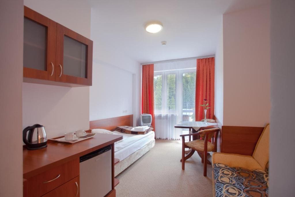 Family Room with Balcony room - Image 2