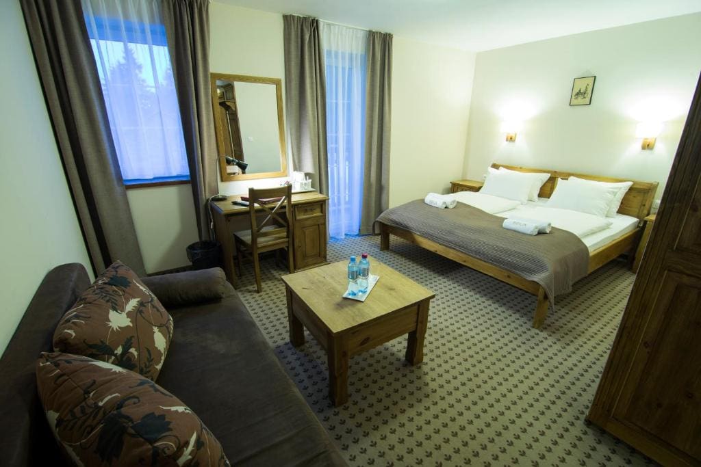Deluxe Triple Room room - Image 2
