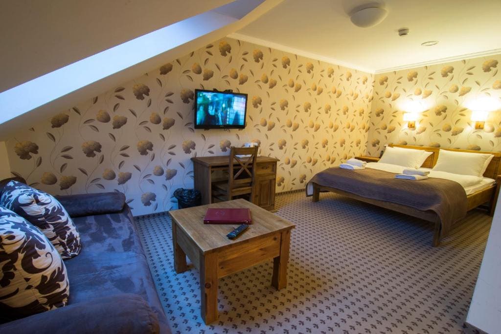 Family Room room - Image 1