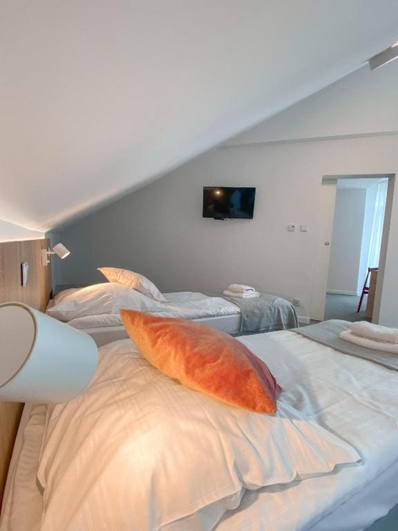 Apartment with Mountain View room - Image 1