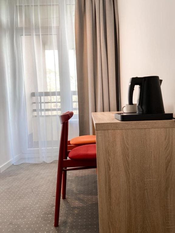 Apartment with Mountain View room - Image 3