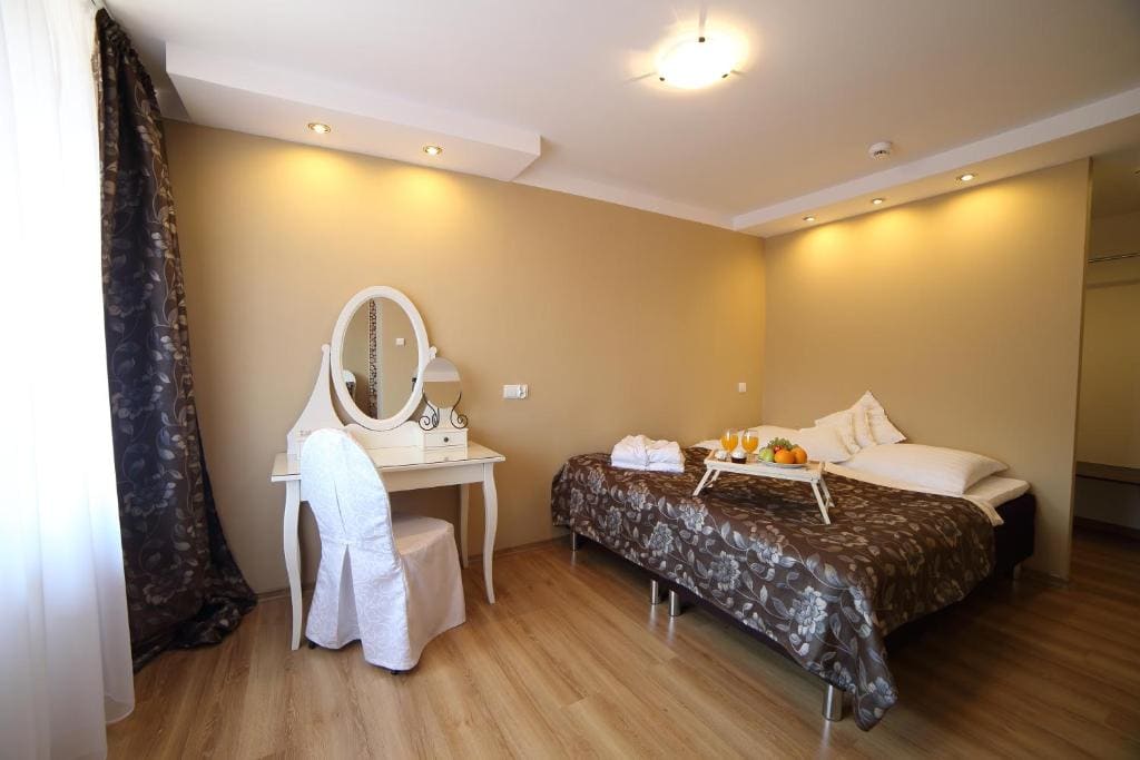 Apartment with Terrace room - Image 2