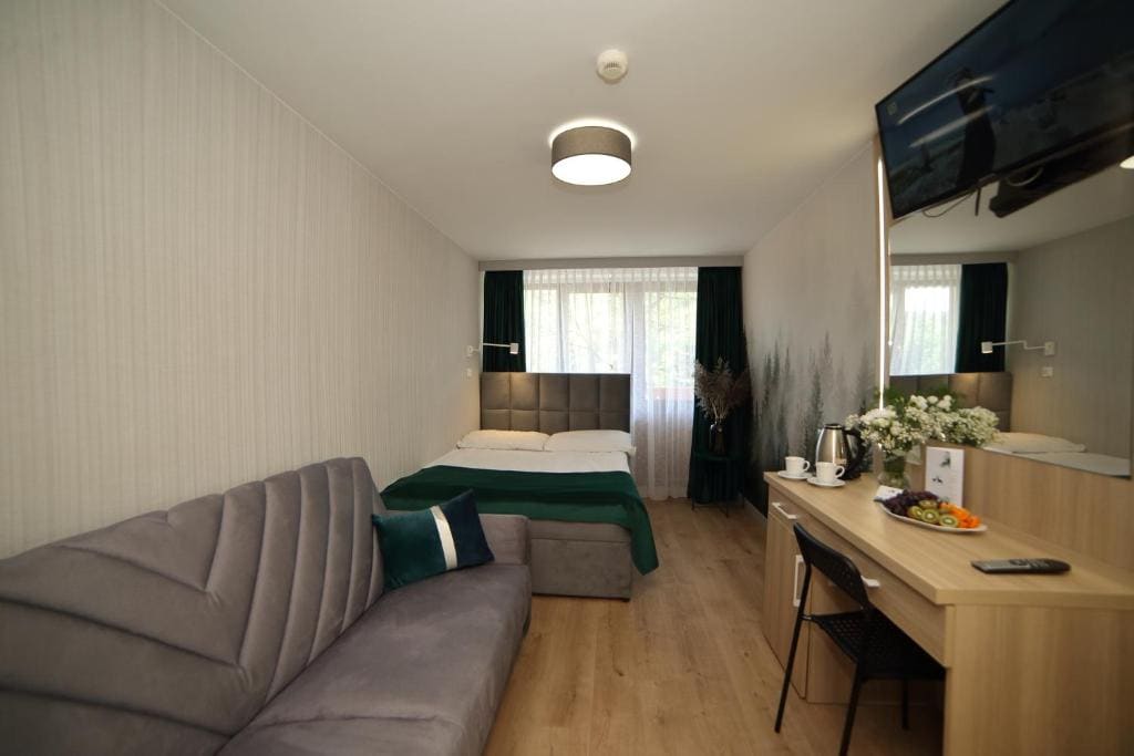 Deluxe Double Room with Balcony room - Image 2