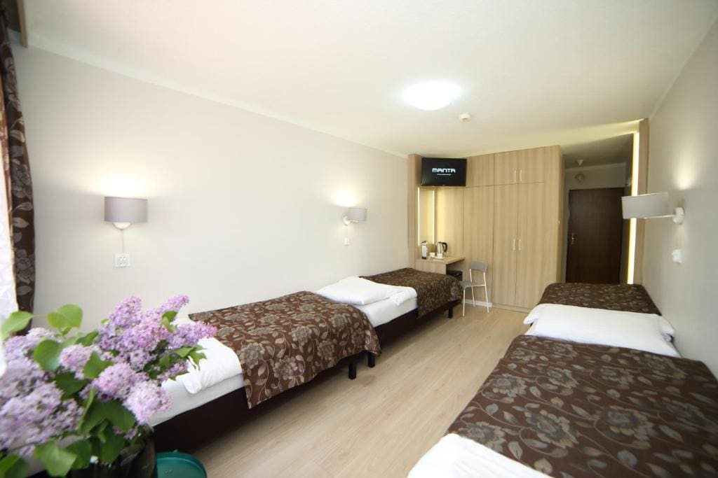 Quadruple Room with Mountain View room - Image 3
