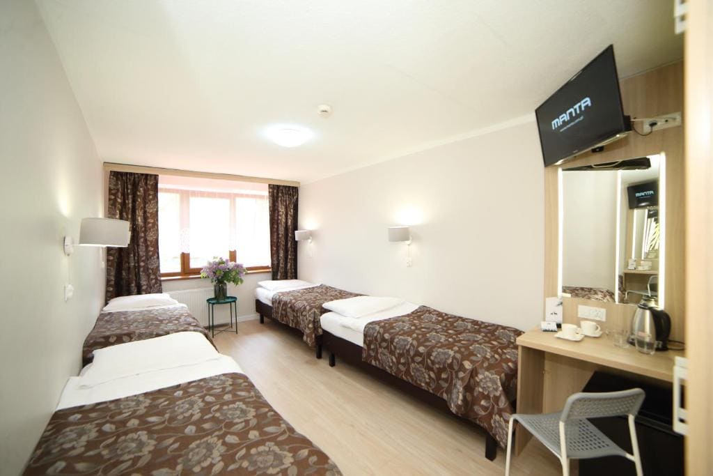 Quadruple Room with Mountain View room - Image 1