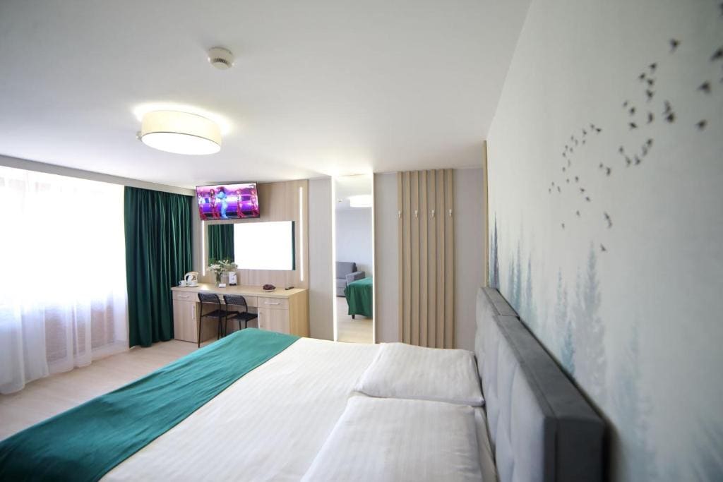 Superior Triple Room room - Image 3