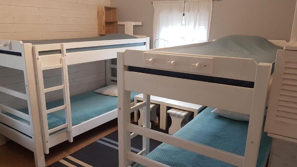 Quadruple Room with Shared Bathroom room - Image 3