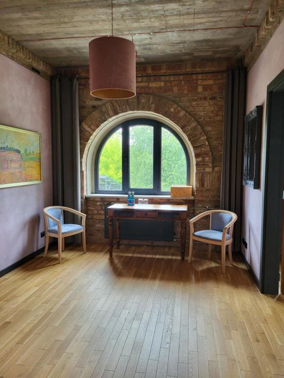 One-Bedroom Apartment room - Image 2