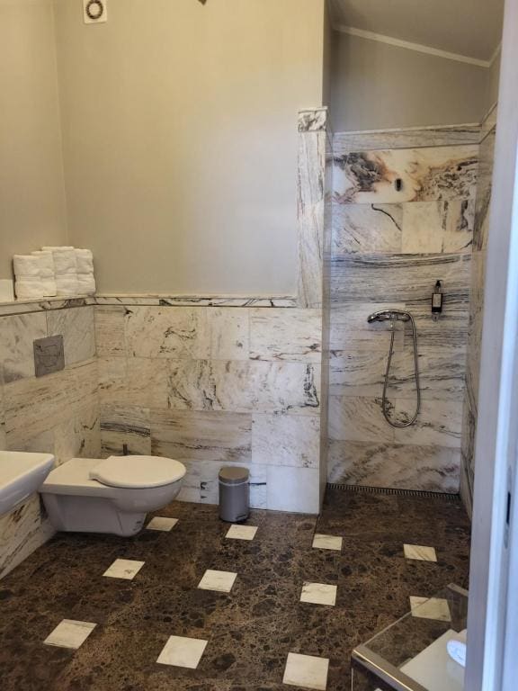 Standard Triple Room room - Image 2