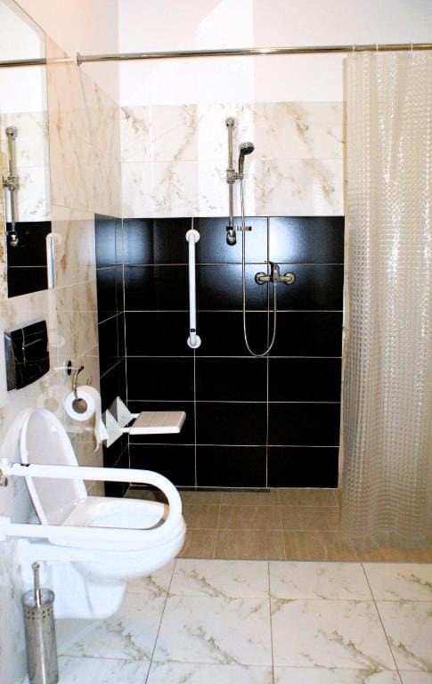 Double Room - Disability Access room - Image 1
