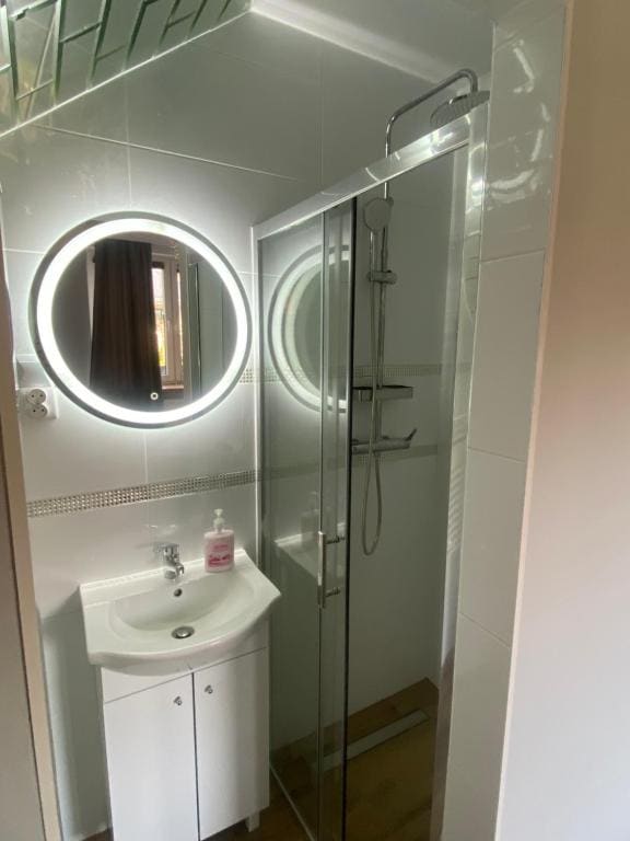 Deluxe Double Room with Balcony room - Image 3