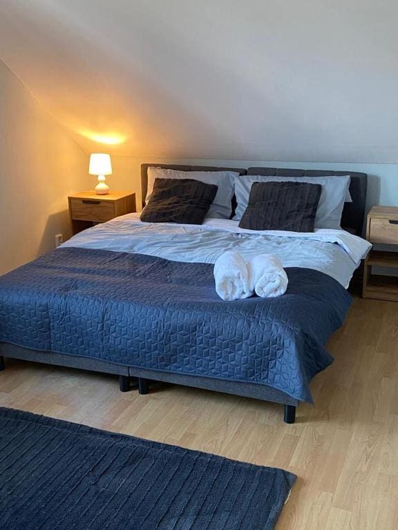 Deluxe Double Room with Balcony room - Image 2