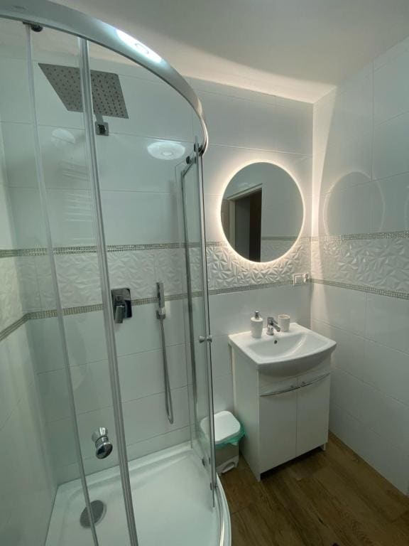 Deluxe Queen Room with Two Queen Beds room - Image 2